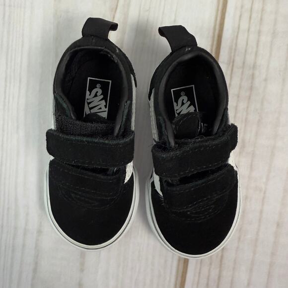 Vans Toddler Black Old Skool V Low Top Hook and Loop Sneakers 4C - Picture 2 of 6
